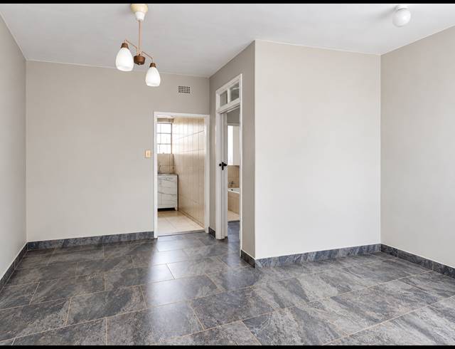 2 BEDROOM FLAT FOR SALE IN PEACEHAVEN